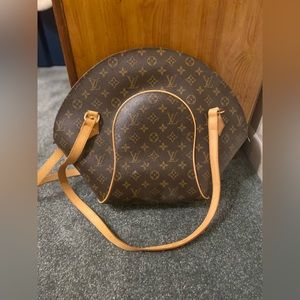 Authentic Louis Vuitton vintage ellipse purse